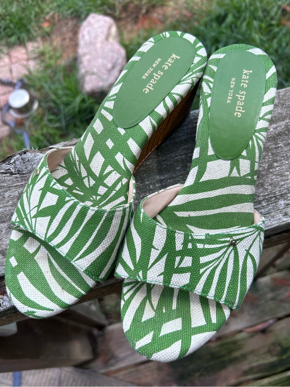 Kate Spade Meena Palm Green Canvas Bamboo Wedge Sandals Size 9 - Picture 8 of 17